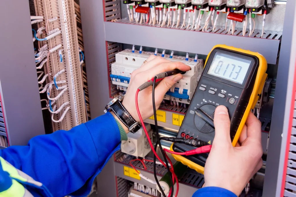 HMI Là Gì? 6 Bước Tích Hợp HMI Với PLC, Cấu Tạo Và Top 12 Hãng
